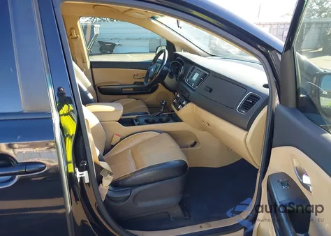 2016 Kia Sedona Lx z USA, uszkodzony, nr VIN KNDMB5C13G6215005